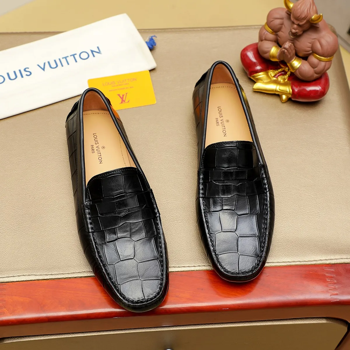 Men's shoes 💰360 💰 LV Louis Vuitton's top-quality Peaches men's shoes 💯Original copy of the official website, the upper is made of imported official website 1:1 material ❌Italian 🇮🇹 cowhide surface, imported pigskin lining. It’s definitely not made with ordinary craftsmanship, it’s the model used by celebrities! The factory’s craftsmanship is designed to create the most perfect shoes for trendy men! Colors available! 38-44 yards